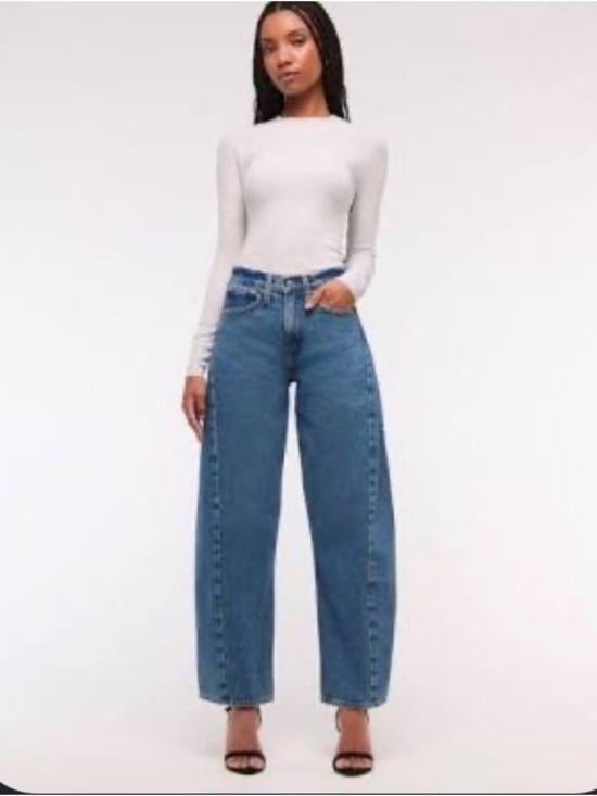 Abercrombie & Fitch Denim - Abercrombie & Fitch Women's Curve Love Mid Rise Barrel Jeans Size 27 Long